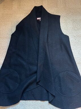 Beyond Threads Alpaca Wool Black Sleeveless Open-Front Women's Vest, size M